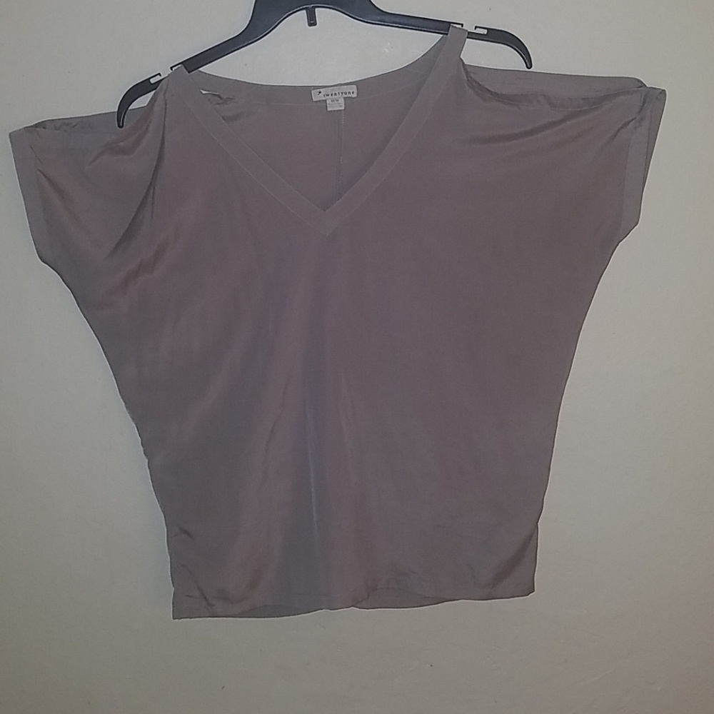 Cold shoulder top